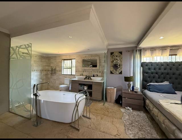 5 BEDROOM HOUSE FOR SALE IN CRYSTAL PARK
